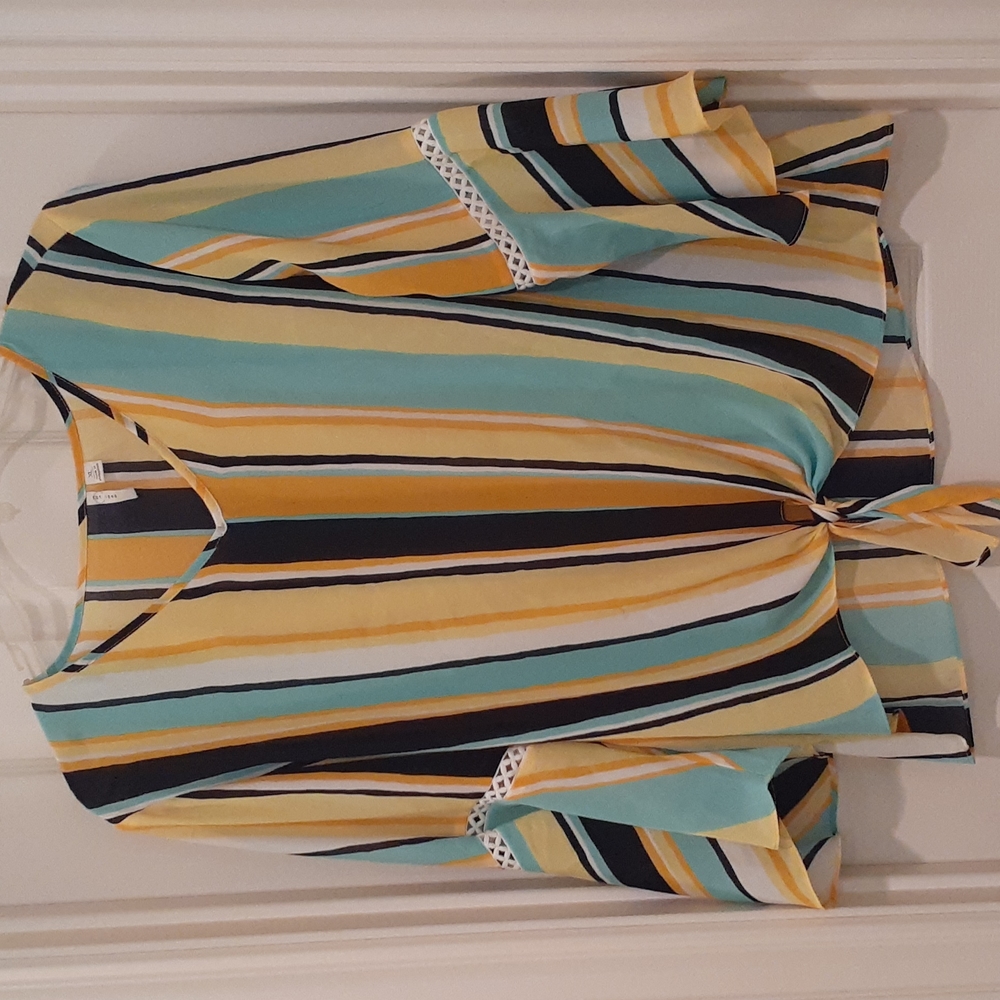 Bundle any 3 items for $20****  Woman's 3/4 bell sleeve top